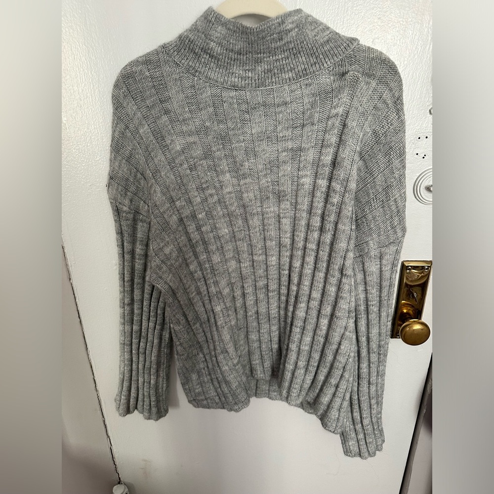 Rib knit grey sweater